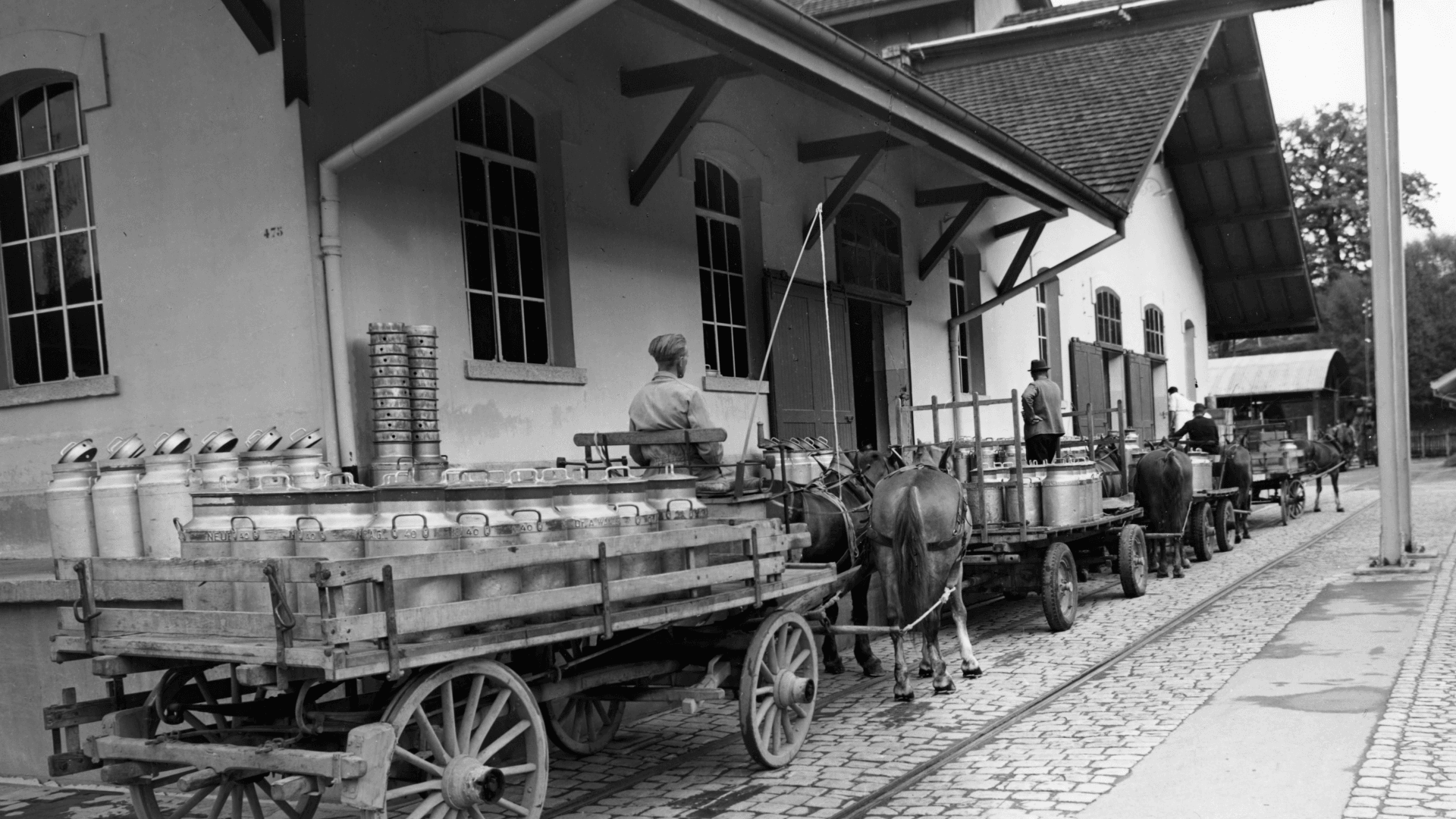 Livraison du lait à la vieille usine 